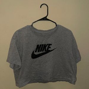 Nike Women’s cropped logo T-shirt